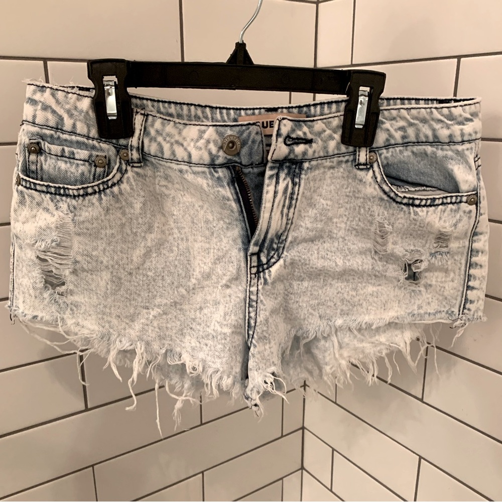 Distressed denim high rise cheeky shorts juniors sz 11